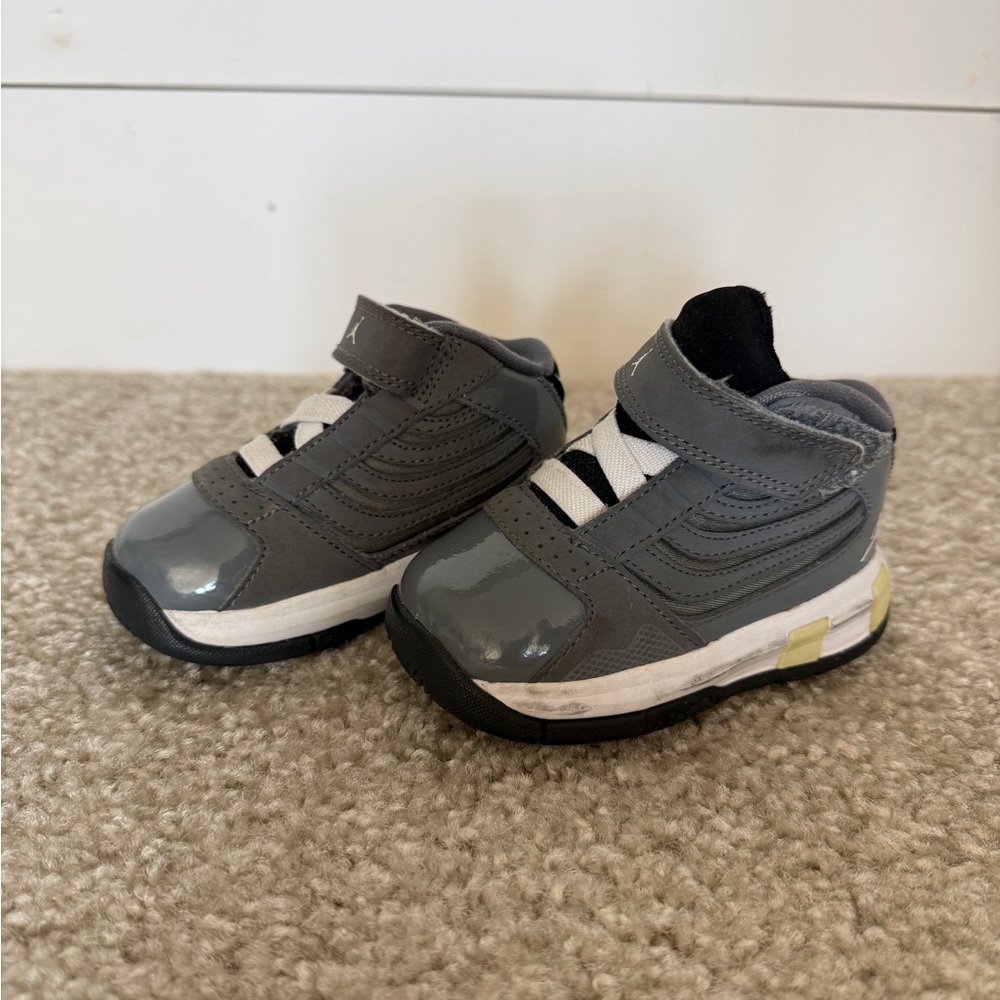 Jordan Big Ups Gray and White Kids Sneakers